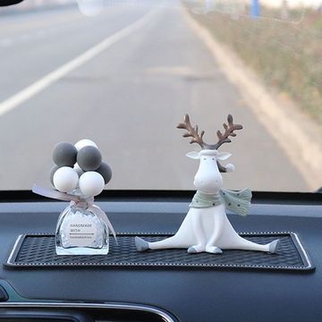 创意高档汽车摆件车内装饰饰品摆件个性女可爱平安鹿车