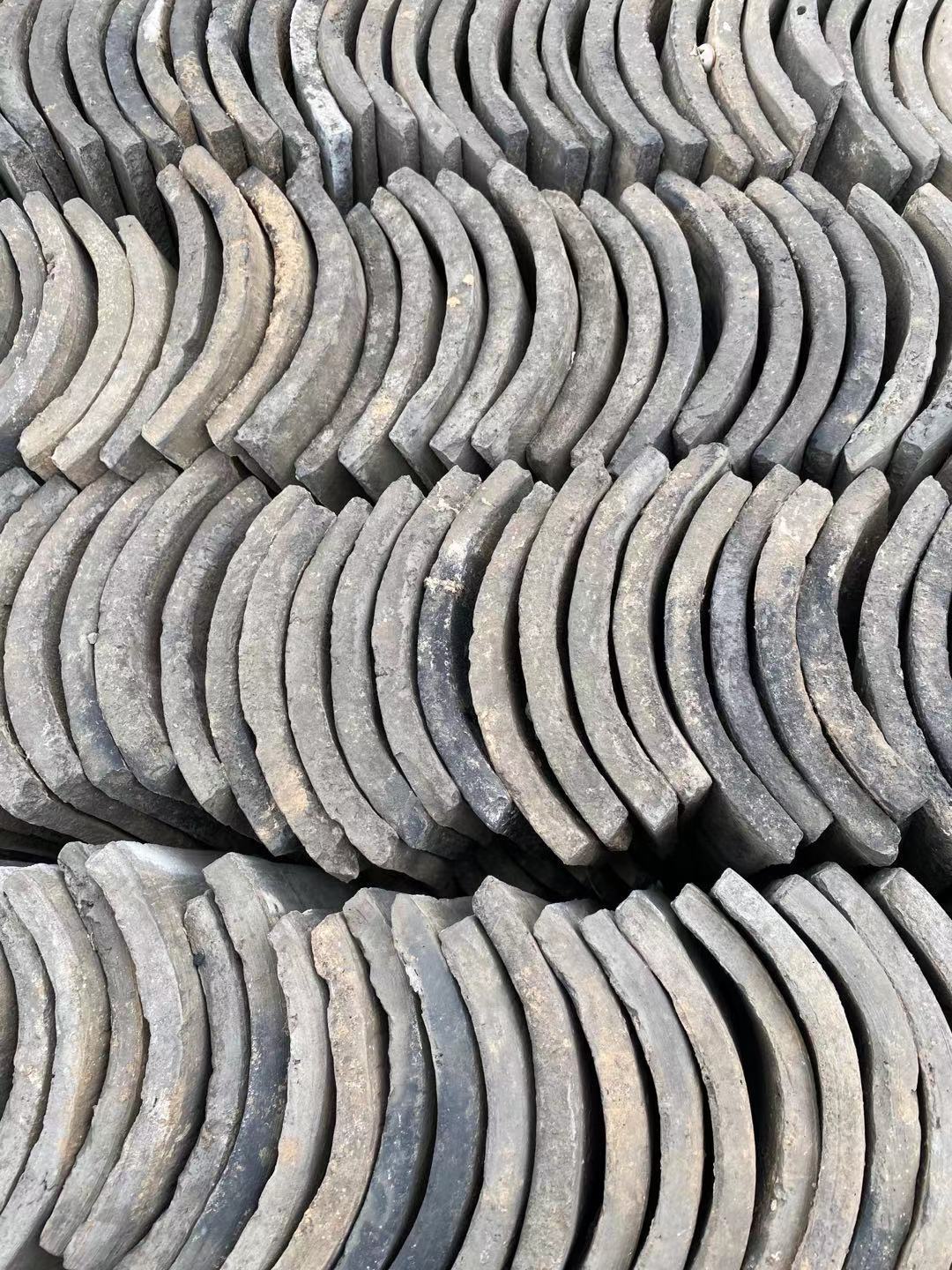 农村小青瓦老瓦现货出售旧瓦各种仿古瓦欢迎新老客户前来咨询