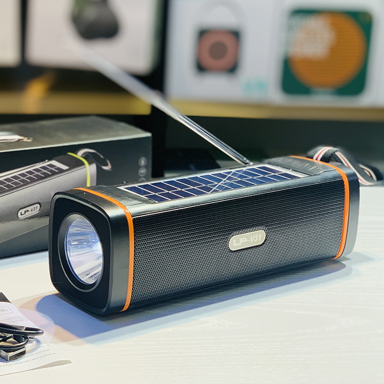 lp-v31太阳能蓝牙音箱户外收音机手电筒便捷式音响语音提示通话