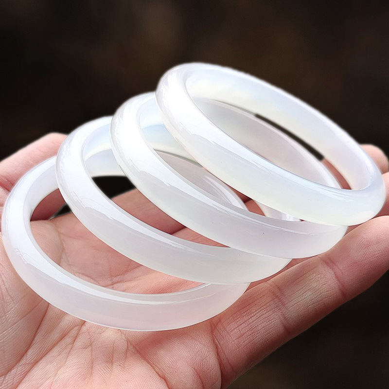冰透白玉髓玛瑙手镯女款白玛瑙玉镯子 窄条 白玉髓玉手镯厂家批发