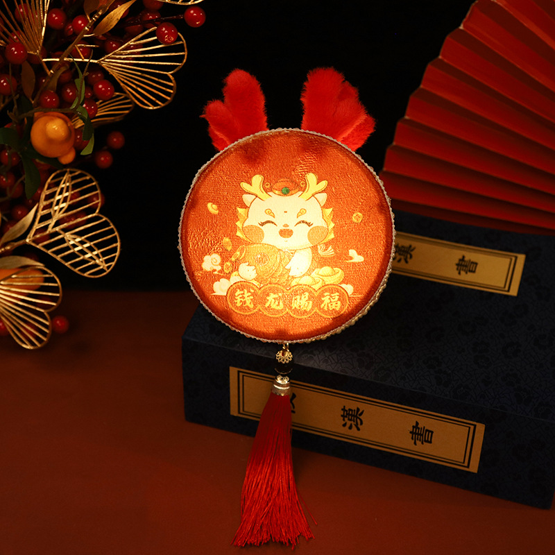 Spring Festival Lantern Creative Chinese New Year Ancient Style Lion GD Festive Lantern Portable Lantern Hanfu Handmade Dragon Lantern