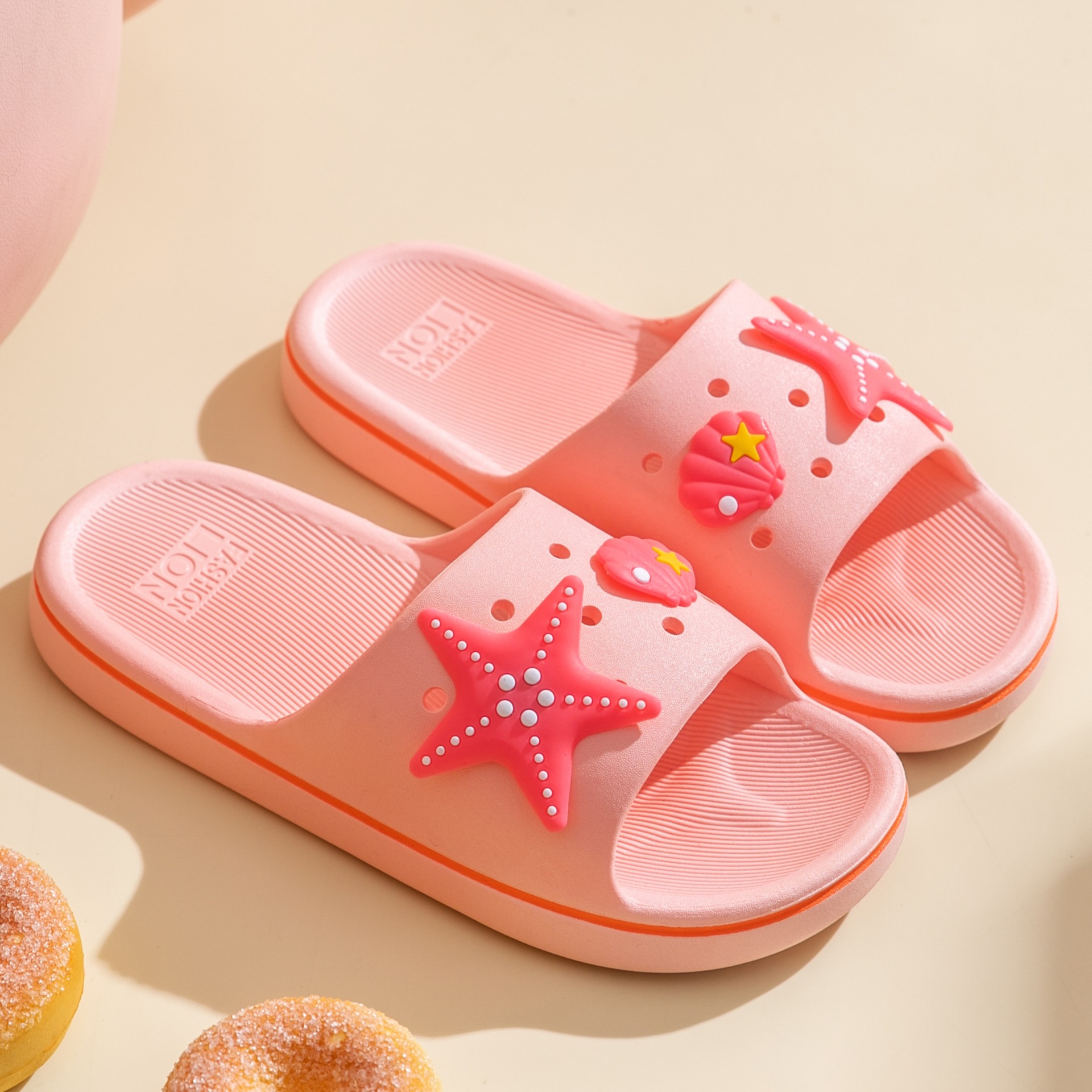 卡通海星镂空外出居家耐磨舒适软底散步浴室洗澡百搭女士拖鞋一字