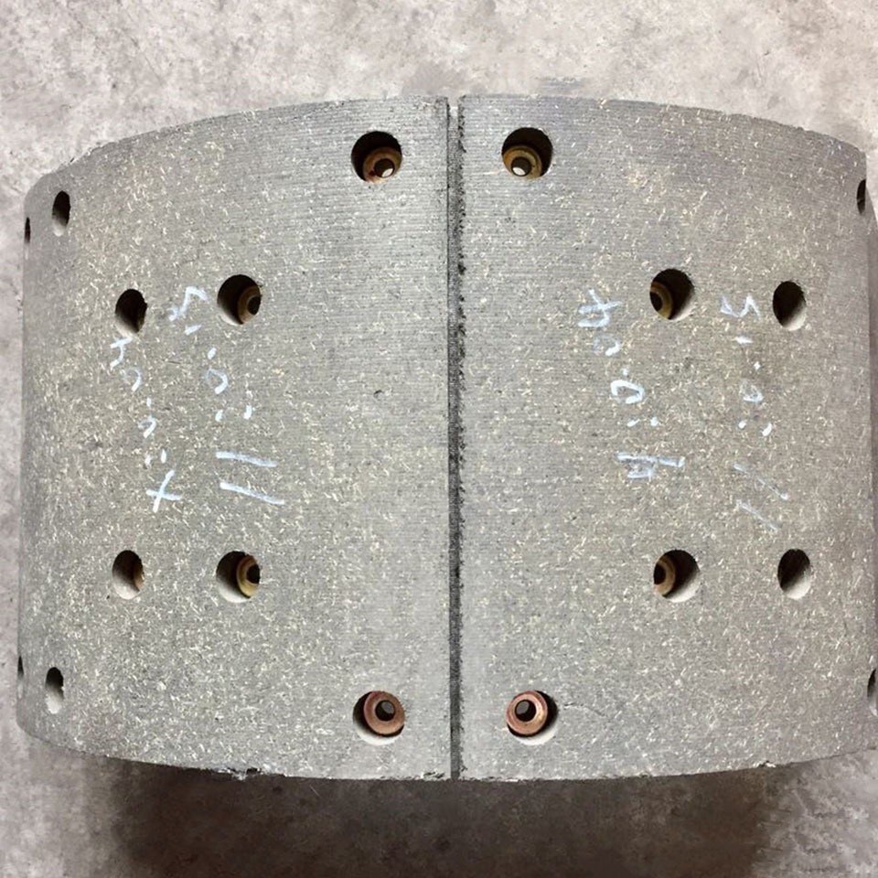 适用于解放j6p 制动蹄 摩擦片 j6p刹车片 解放后200宽刹车片-阿里巴巴