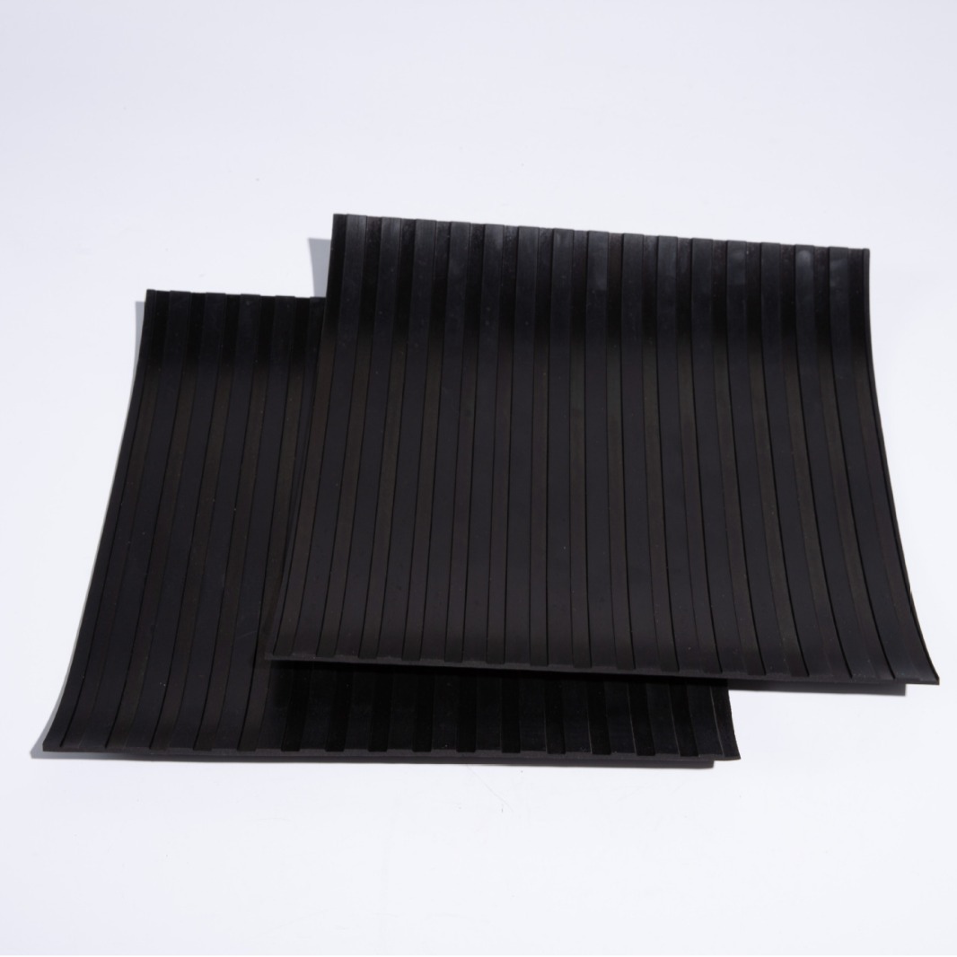 宽细条纹橡胶板防水防滑车间地面铺设条纹橡胶垫片耐油耐腐蚀