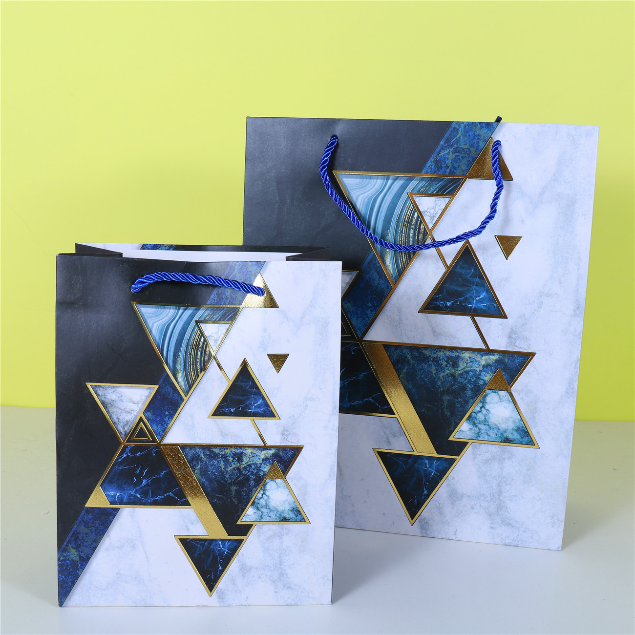 Triangle Paper Portable Paper Bag for Gifts Marble Square White Card Packing Bag Black and White Triangle