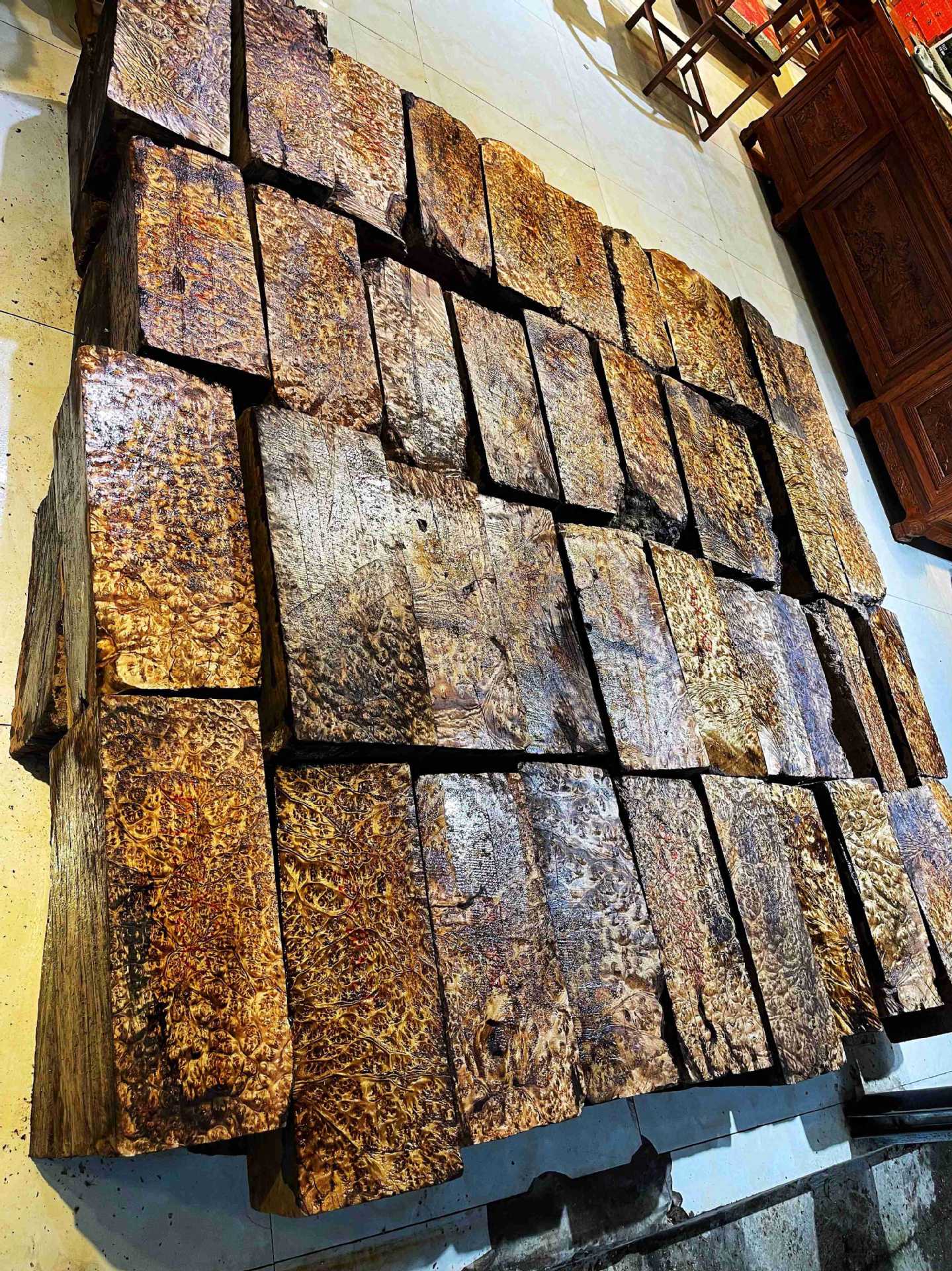 黄金樟木山香果树瘤瘿木原料板材盒子木皮料全干了现货2吨