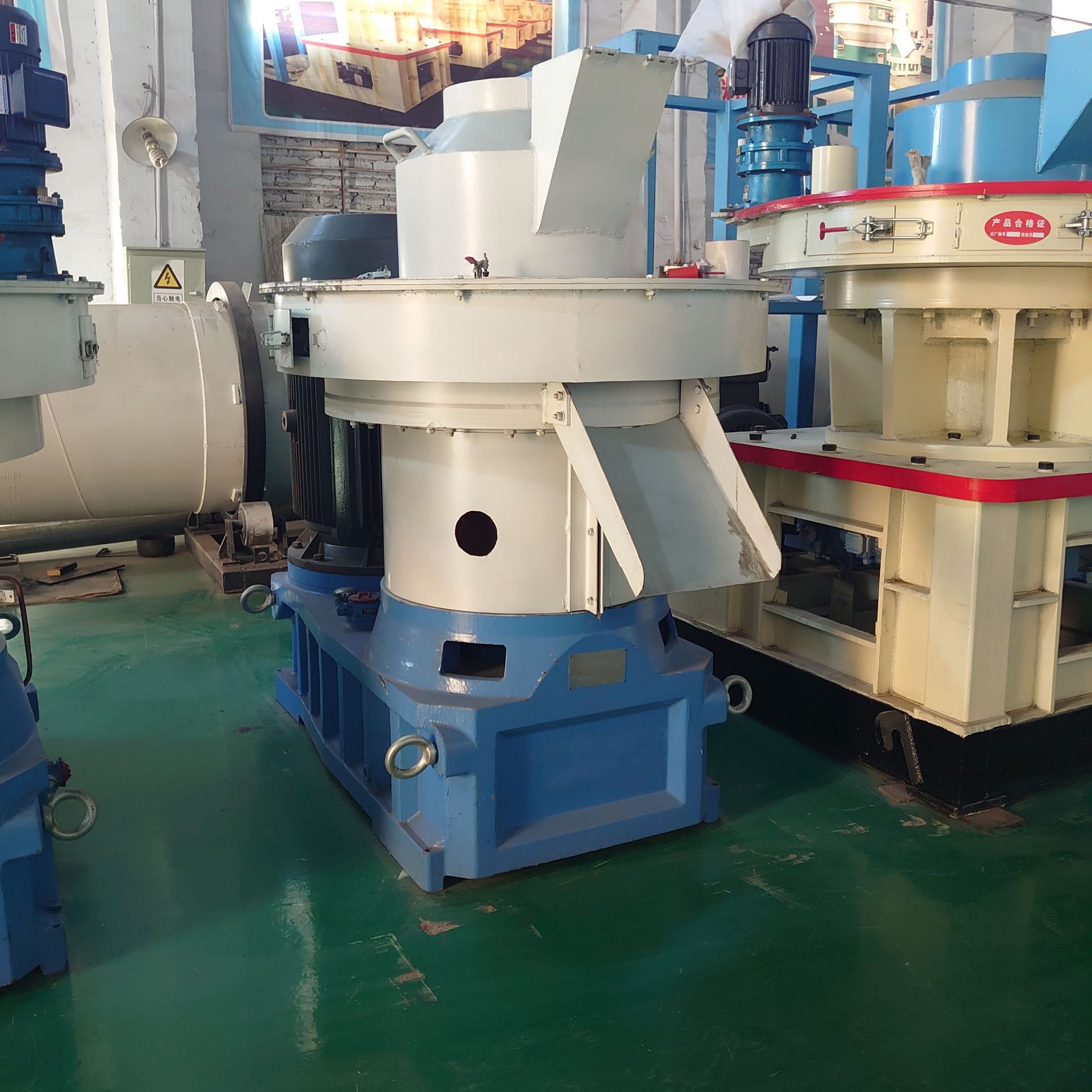 工业锯末稻壳造粒机 生物质燃料颗粒机 时产2吨木屑颗粒生产设备