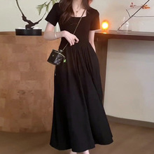 小众法式赫本风方领黑色连衣裙子女春季修身气质收腰显瘦T恤长裙