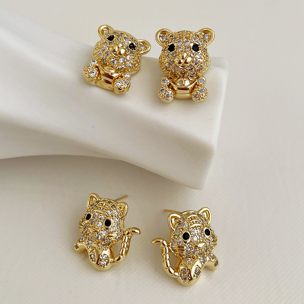 2022新款重工微镶锆石小老虎耳环女简约个性本命年创意耳钉耳饰品