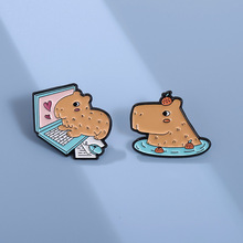 跨境新款休闲的可爱小水豚造型趣味动物徽章个性设计卡通胸花礼物
