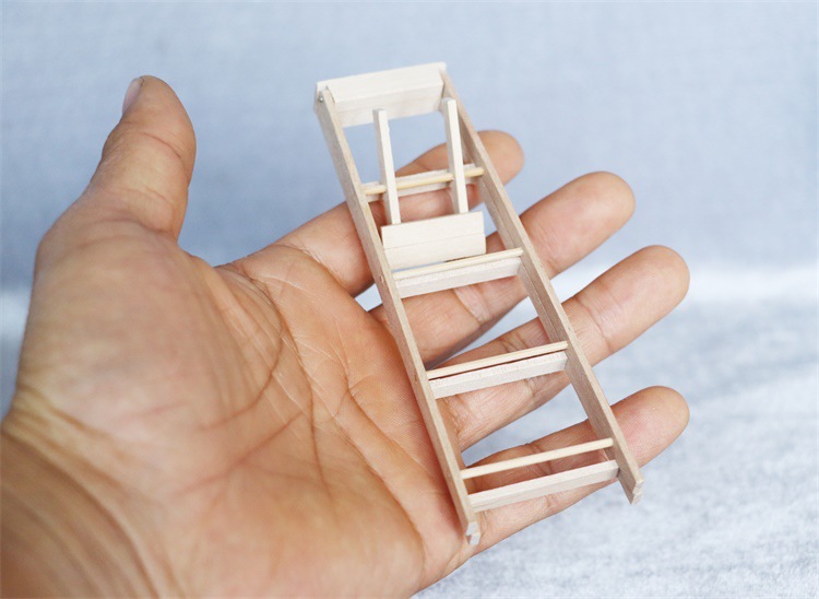 1:12娃娃屋dollhouse迷你家具模型梯子图书馆木制素坯迷你撑梯