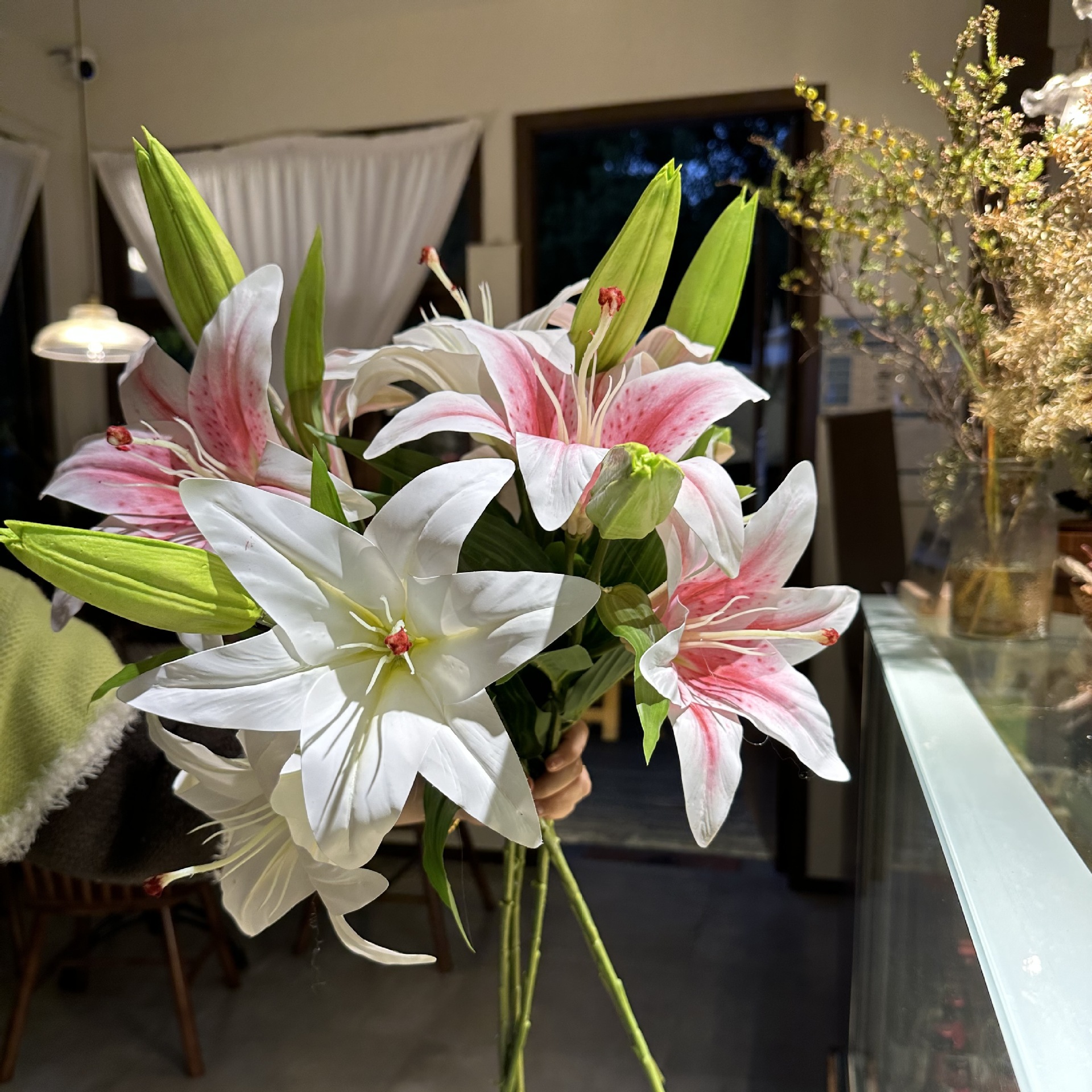 百合花仿真花高档3d手感塑料假花水洗餐桌pu胶花摆件客厅婚庆装饰