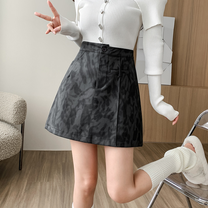 pu皮裙女豹纹短裙春秋2024新款爆款超火高腰包臀a字显瘦半身裙子
