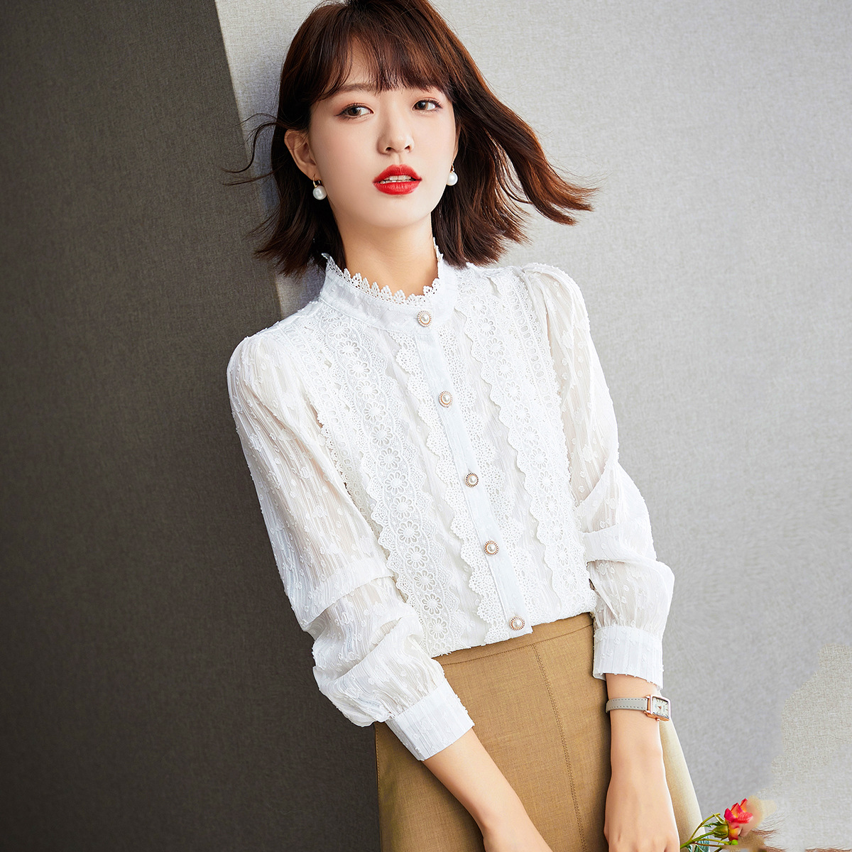 雪纺衫女秋装2021新款超仙洋气漂亮小衫时尚立领蕾丝花边长袖衬衫