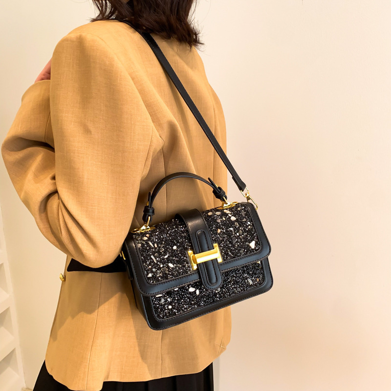 Women's Bag 2022 Winter New Fashion Sequined Shoulder Crossbody Fashion Simple Texture Western Style Portable Classy Small Square Bag