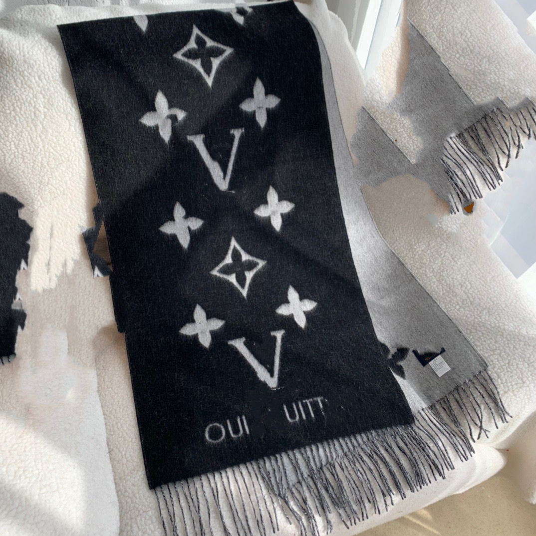 明星同款lv围巾女大牌羊绒围巾高级感黑灰奶茶色保暖披肩秋冬围脖