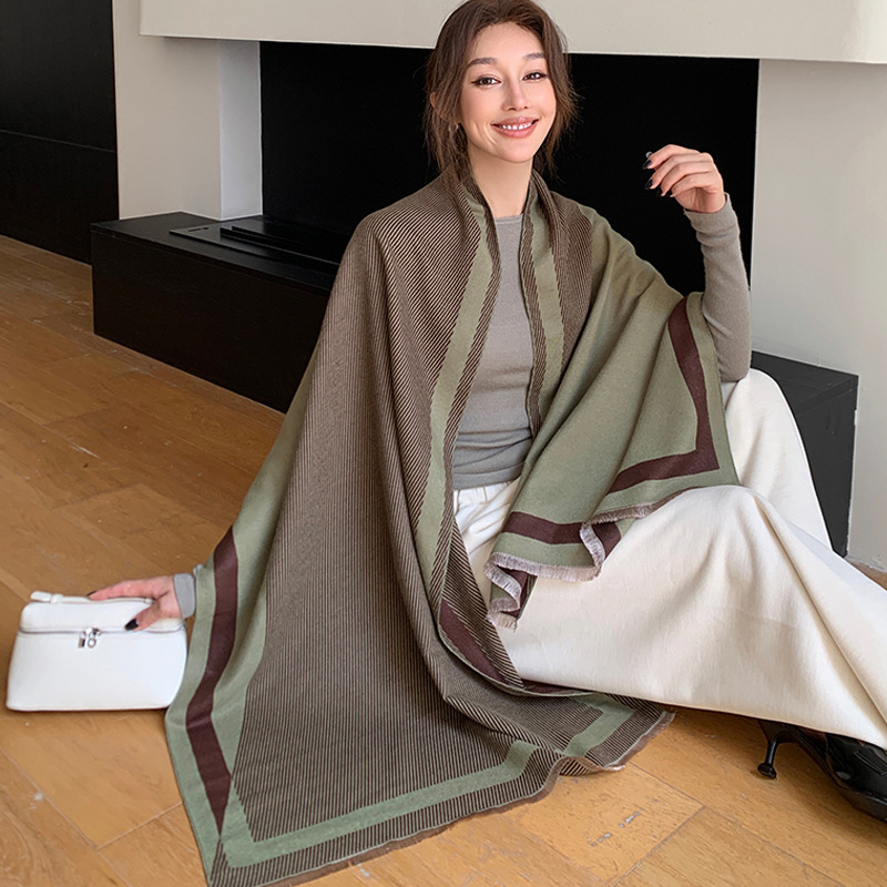 仿羊绒围巾女冬季礼盒装春秋外搭加厚保暖高端妈妈旗袍披肩办公室