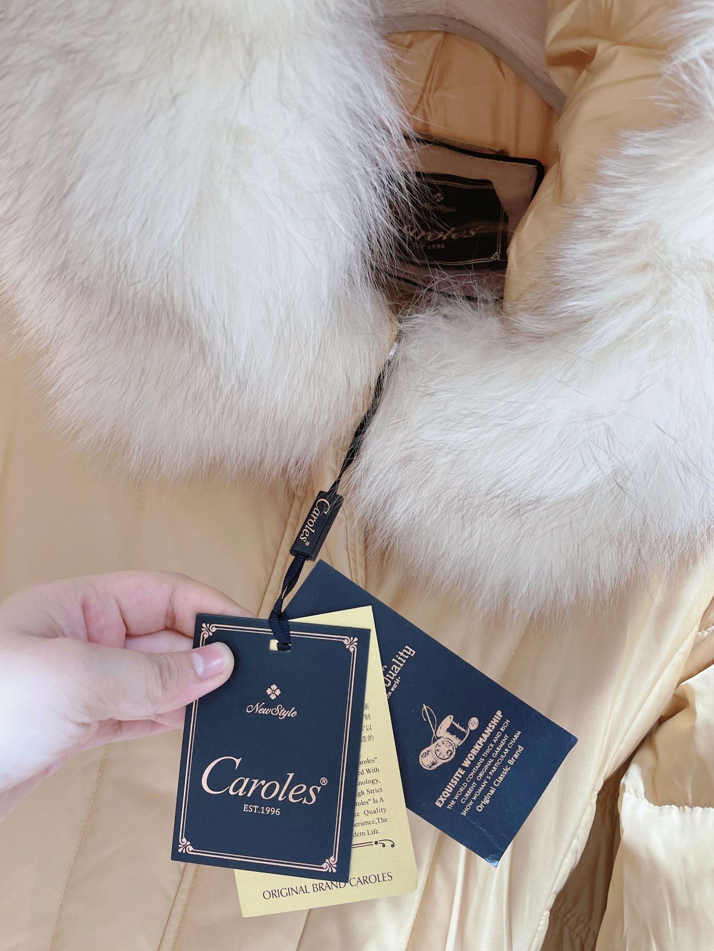 冬装羽绒服卡洛蕾丝品牌折扣女装直播货源剪标女装高端走份撤柜