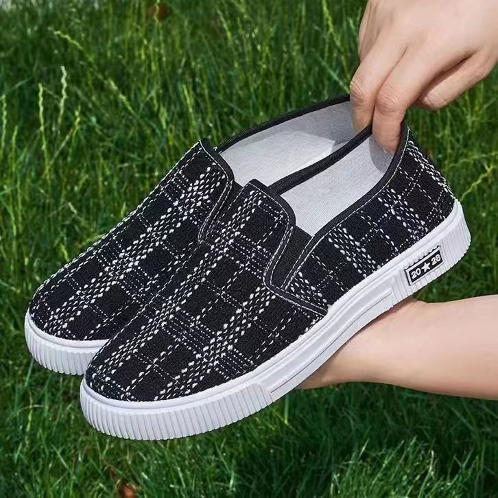 2022 New Versatile Internet Celebrity Cloth Shoes Fashionable round Toe Cloth Shoes Women's Korean-Style Sports Breathable Non-Slip Soft Bottom Student Shoes