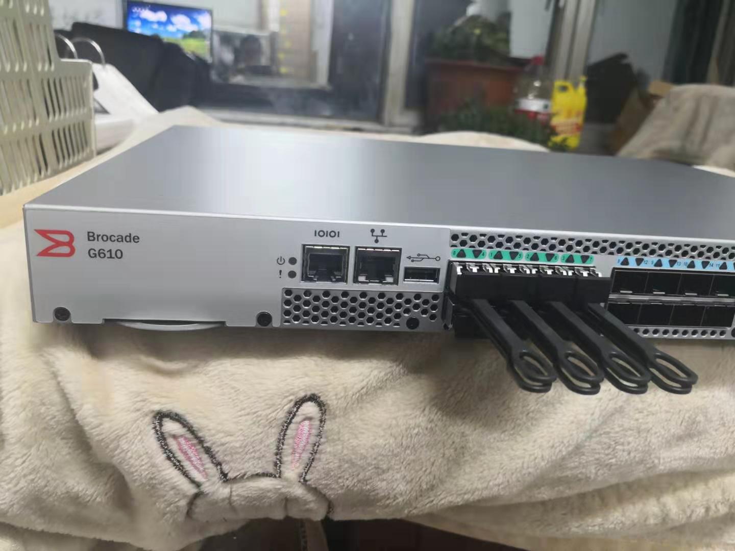 博科32g光纤交换机g610 br-g610-8-16g-0 含16个8g模块 库存现货