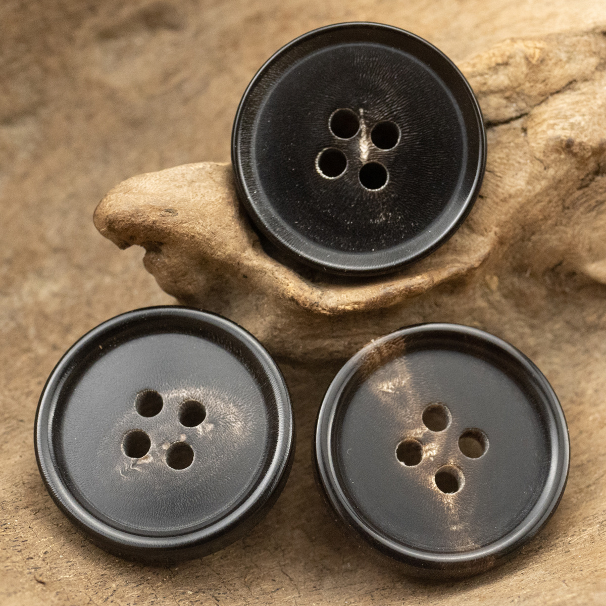 极简风羊毛双排毛呢大衣黑色牛角扣子复古咖啡色西服工装毛衣纽扣