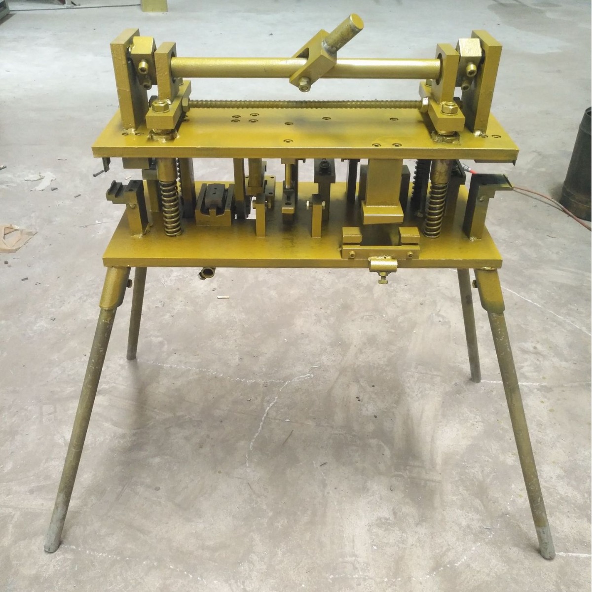 门窗设备 铝合金冲压模具 平开门窗 推拉门窗 艺术门窗冲孔模具