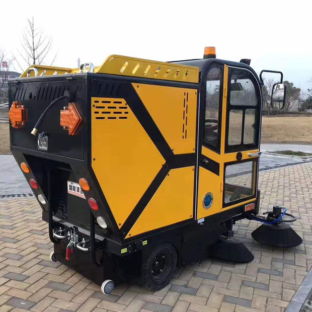 奥莱小型驾驶式电动扫地车 装载改装清扫车 低噪音电动扫地车