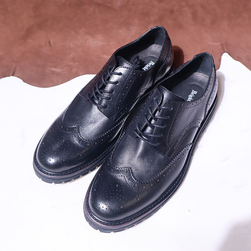 新款英伦风漆皮商务休闲亮皮鞋男士潮流韩版布洛克雕花厚底