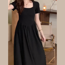 方领显瘦黑色连衣裙子女夏季2024新款小个子感长裙法式赫本风