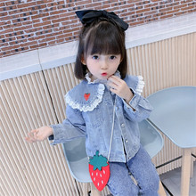 春秋女童装外套夹克宝宝洋气儿童个性潮韩版蕾丝娃娃领草莓牛仔服