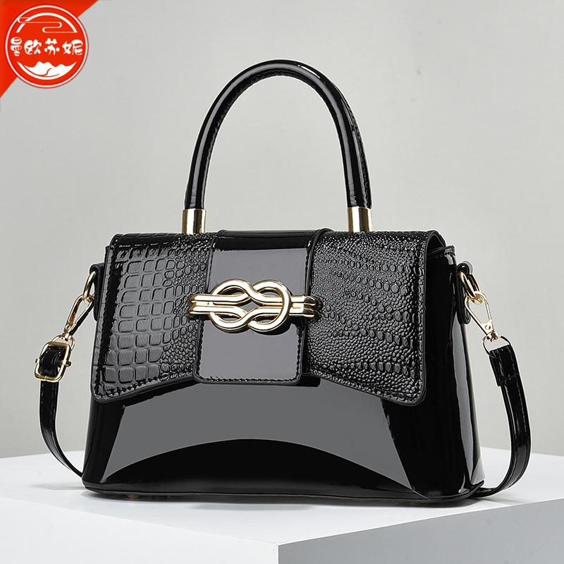 High-Grade Niche Bag for Women 2023 New Trendy Fashion Shoulder Handbag Messenger Bag Texture Fashionable Small Square Bag