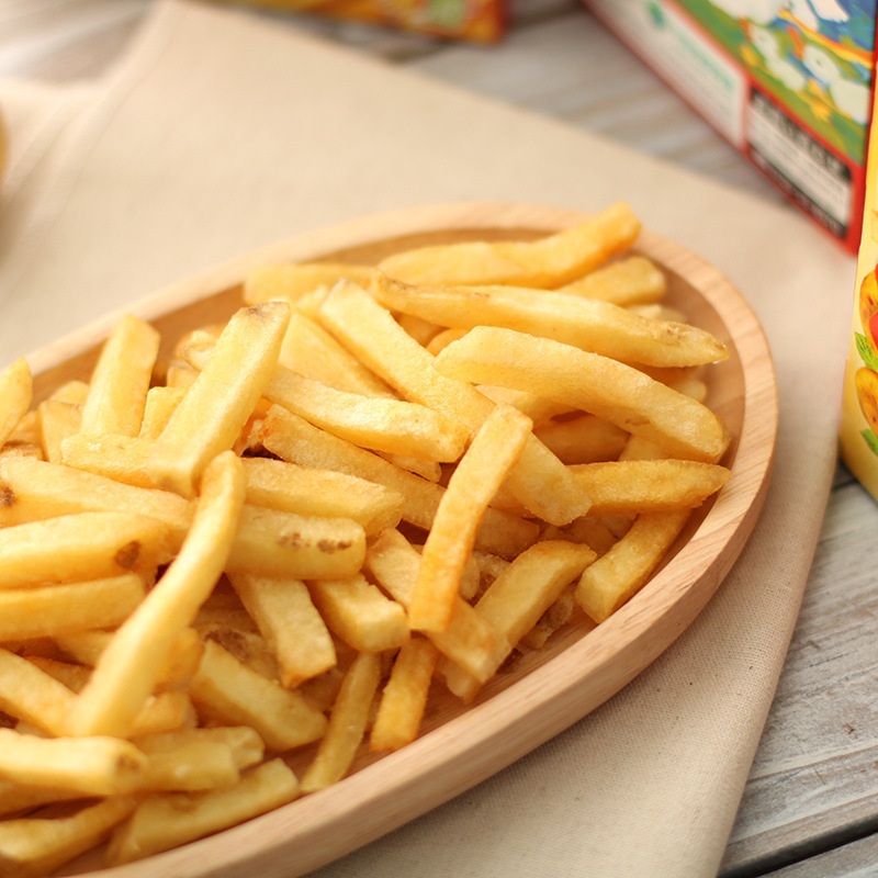 日本进口零食calbee卡乐比薯条北海道薯条三兄弟休闲膨化食品