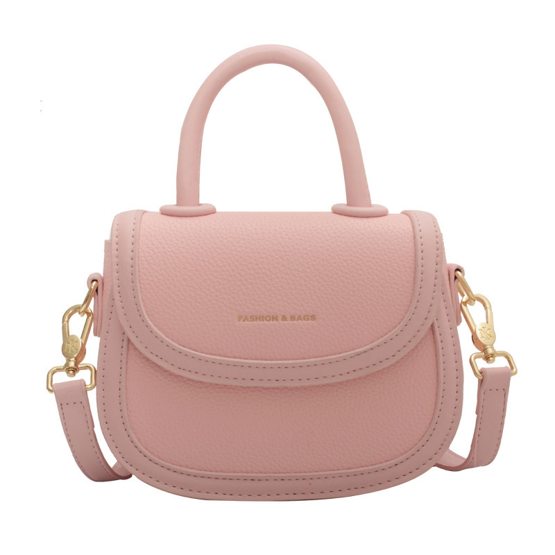Summer Simplicity Style Trendy Hand Holding Saddle Bag 2022 New Western Style Letter Chain Shoulder Bag Women's Corssbody Bag