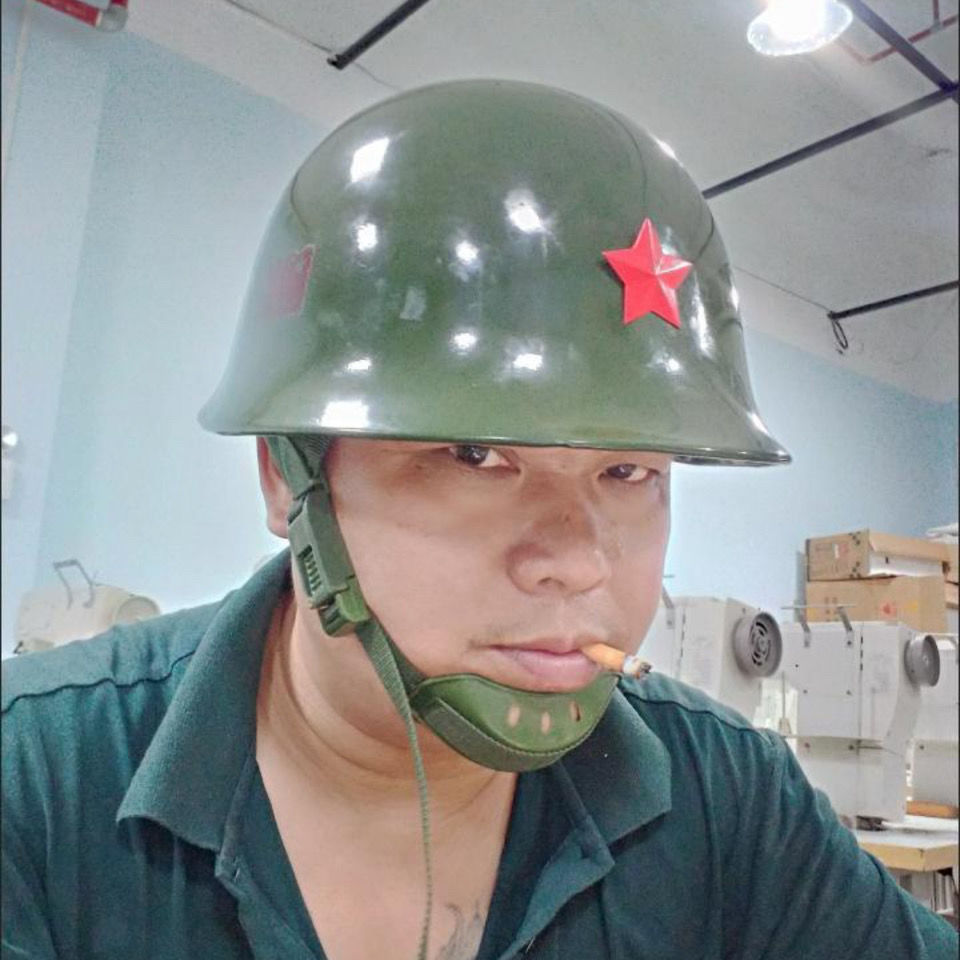 玻璃钢pc全钢钢盔战术保安勤务头盔摩托车全钢盔经典纪念演出装备