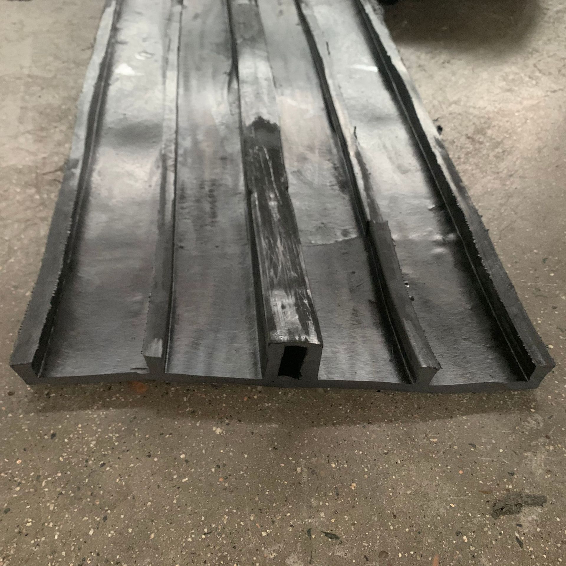 厂家现货桥隧涵洞铁路基础橡胶止水带中埋钢边外贴背贴可卸300*6