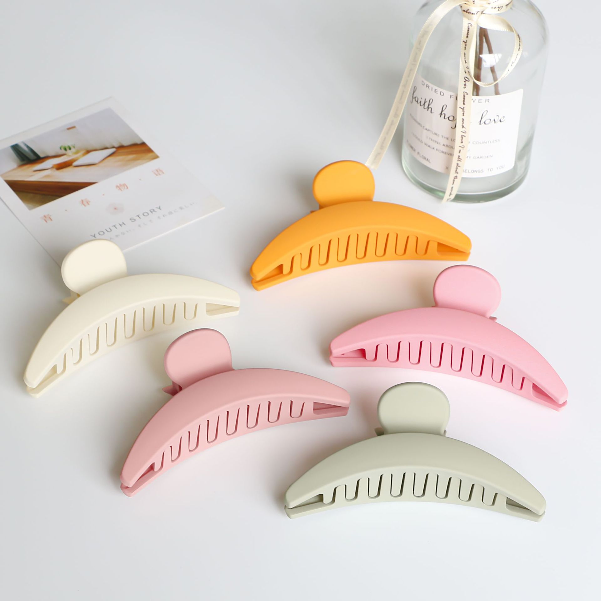 Korean Ins Style Elegant Graceful Shark Hair Claw Cream Frosted Glossy One-Word Catch Gap Former Red Updo Hair Accessories