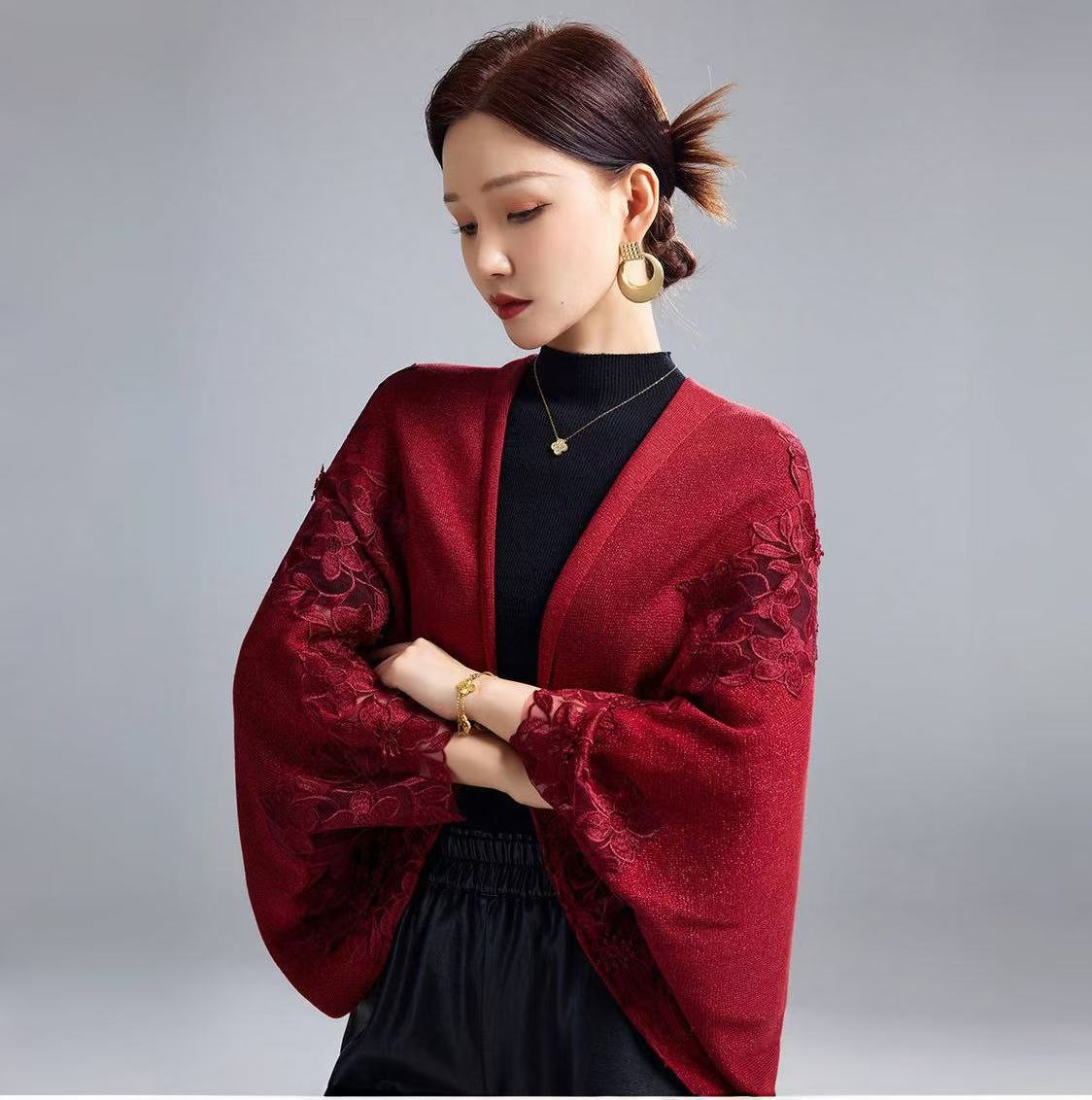 直播热销春秋款喜婆婆重工刺绣旗袍外搭婚礼妈妈斗篷外套短款披肩