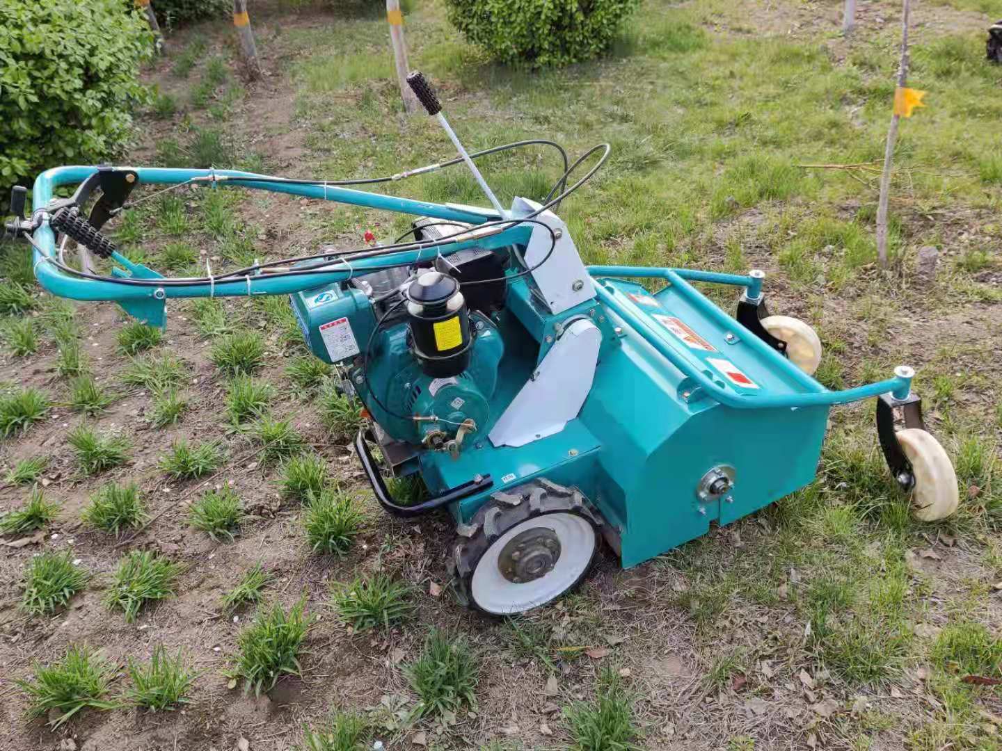 自走式平稳碎草机 山地山区草原粉碎还田机 环卫草坪打草机