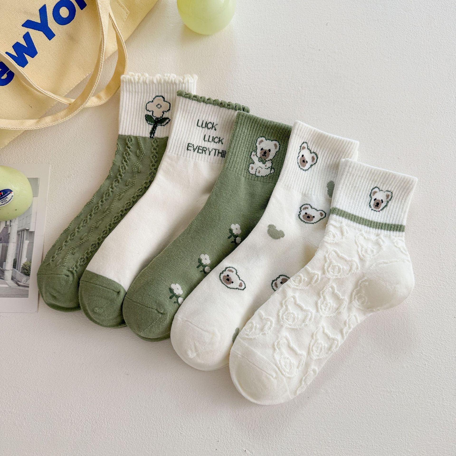 卡通袜绿色花朵小熊袜子女中筒棉袜春秋ins潮可爱学生运动长袜