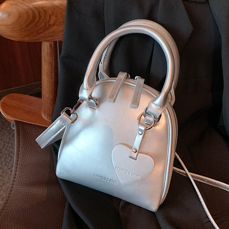 法式小众手提小包包女2023新款夏季时尚银色贝壳包质感