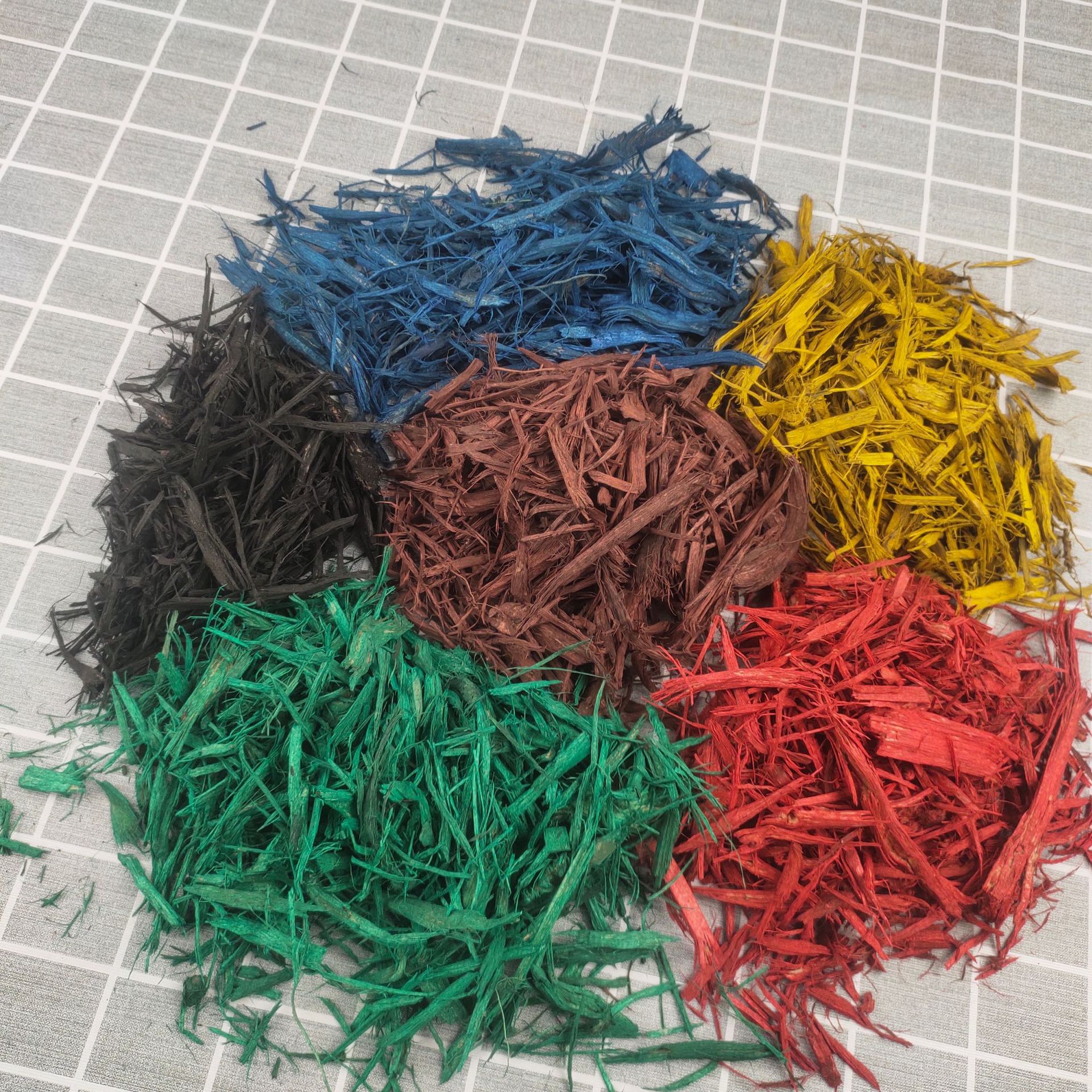 彩色有机覆盖物 景观园林装饰彩色树皮 染色木屑 道路绿化覆盖