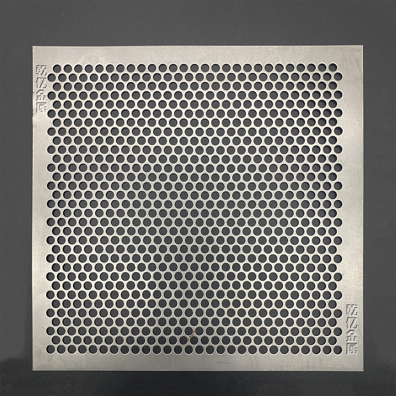 金属多孔洞洞板厂家定制装饰冲孔网通风多排风圆孔网不锈钢散热网