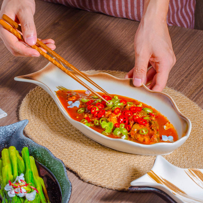 日式创意鱼形陶瓷盘鱼盘家用装鱼盘蒸鱼专用盘子大号餐具椭圆鱼盘