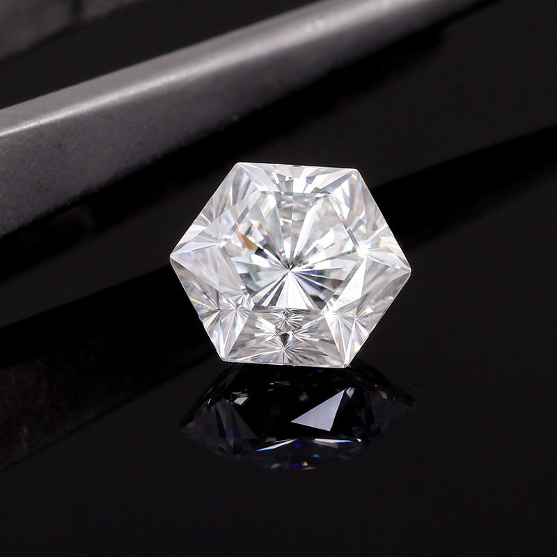 跨境直播货源批发 白色六边形莫桑裸石 gh色厘石配石异形裸钻