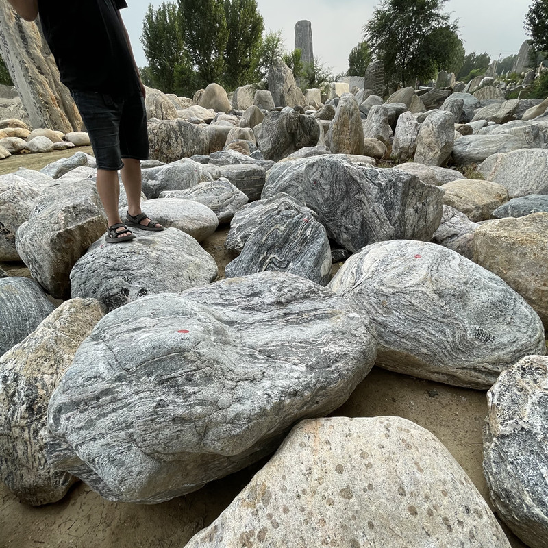 置石 河冲石 厂家批发草坪绿地景观园林摆放泰山石 驳岸石河滩石