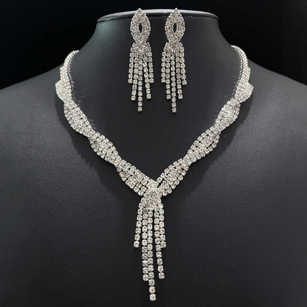 Necklace Earrings Tassel Wedding Jewelry Set Rhinestone Pendant Wedding Banquet Twist Wedding Dress Accessories 8673