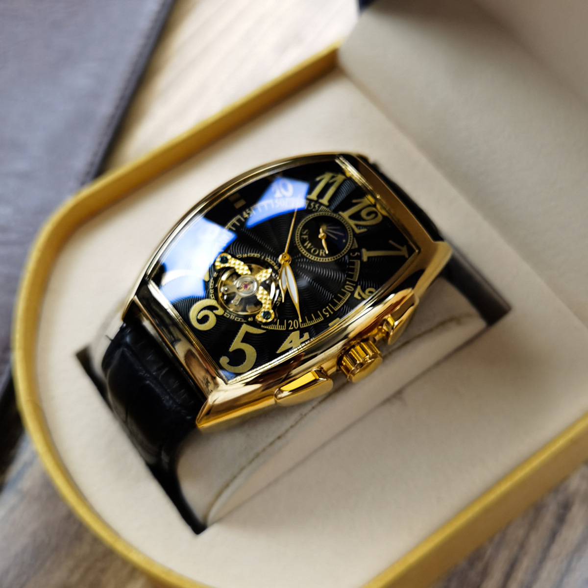 北欧风酒桶型全自动轮镂空机械表男士商务简约时尚多功能学生手表