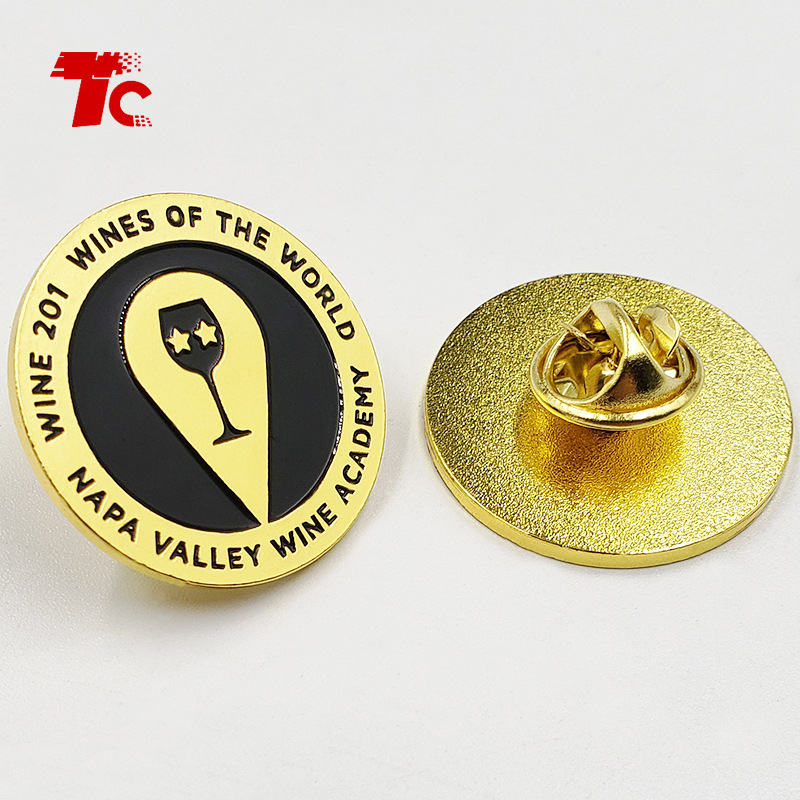 工厂定做锌合金油压凹刻logo烤漆上色胸章 国外公司司徽校徽徽章