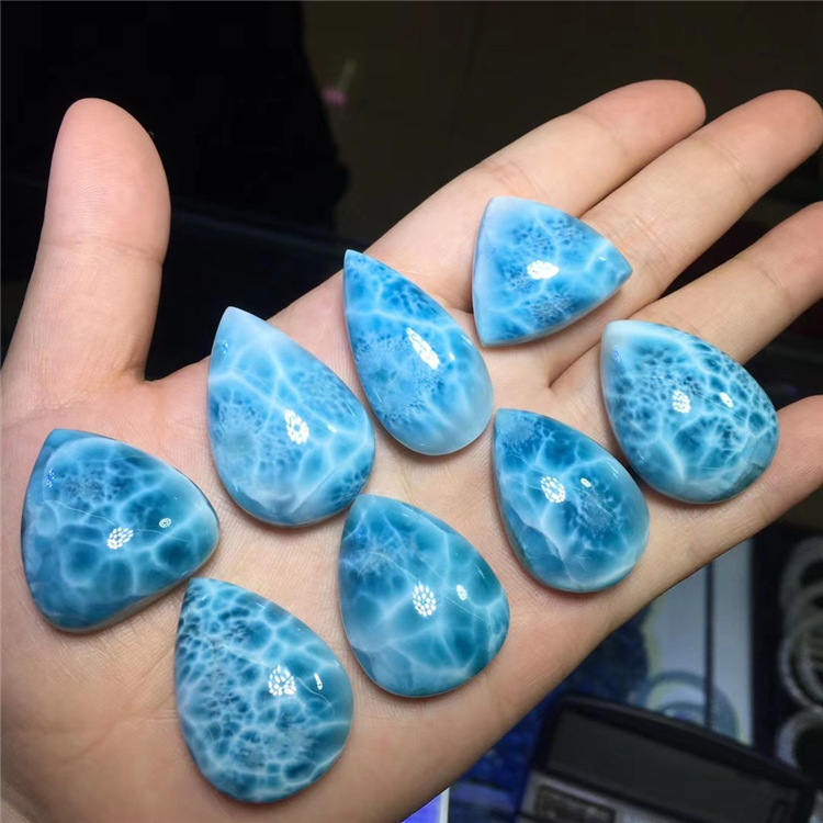 多米尼加国石海纹石吊坠 犹如波光粼粼的海面 颜色海水蓝满龟背纹