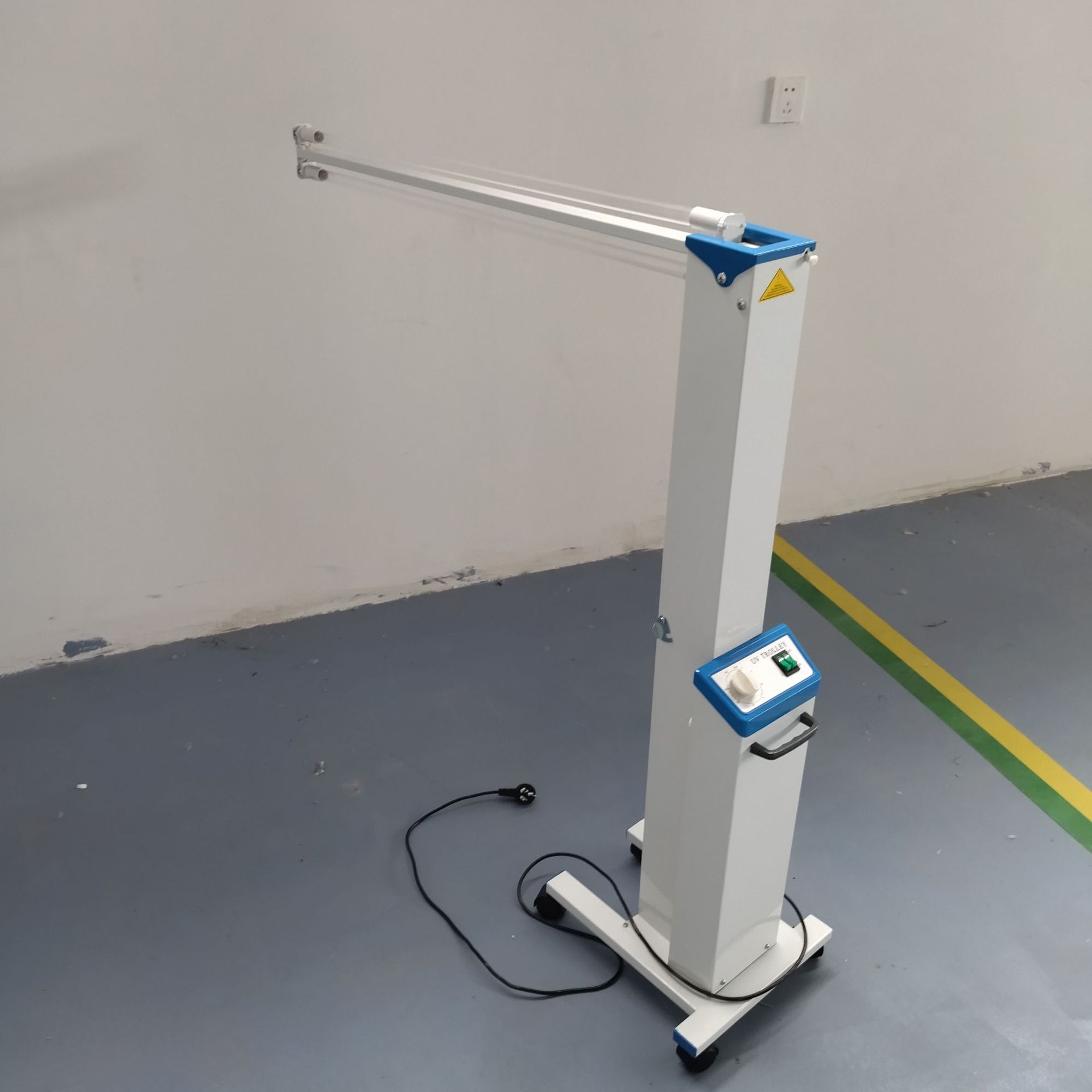 移动式紫外线消毒灯车遥控式循环杀菌不可人机共存现货供应可开票